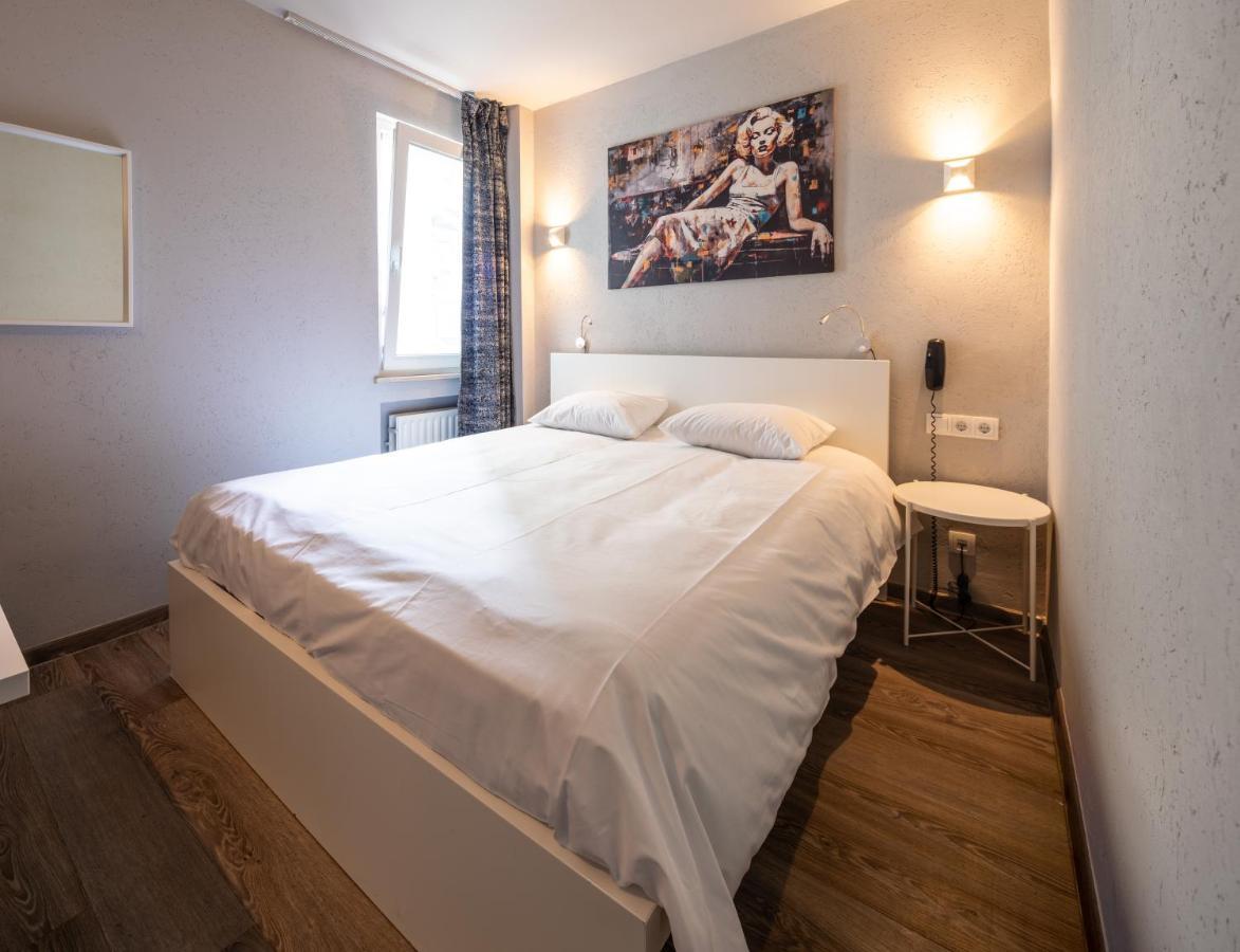 Bristol Hotel 2*